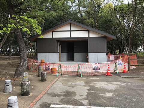 青島園トイレ